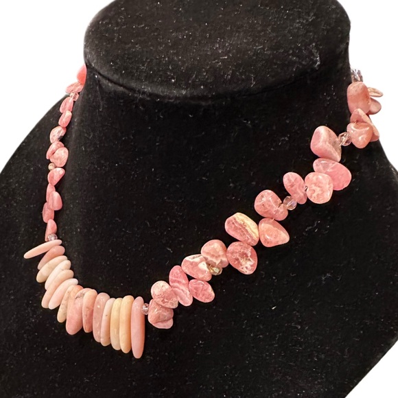PINK OPAL PERUVIAN NUGGET’S TUMBLED AND CRYSTALS Delicate Pink Necklace 8 1/2” - Picture 3 of 10